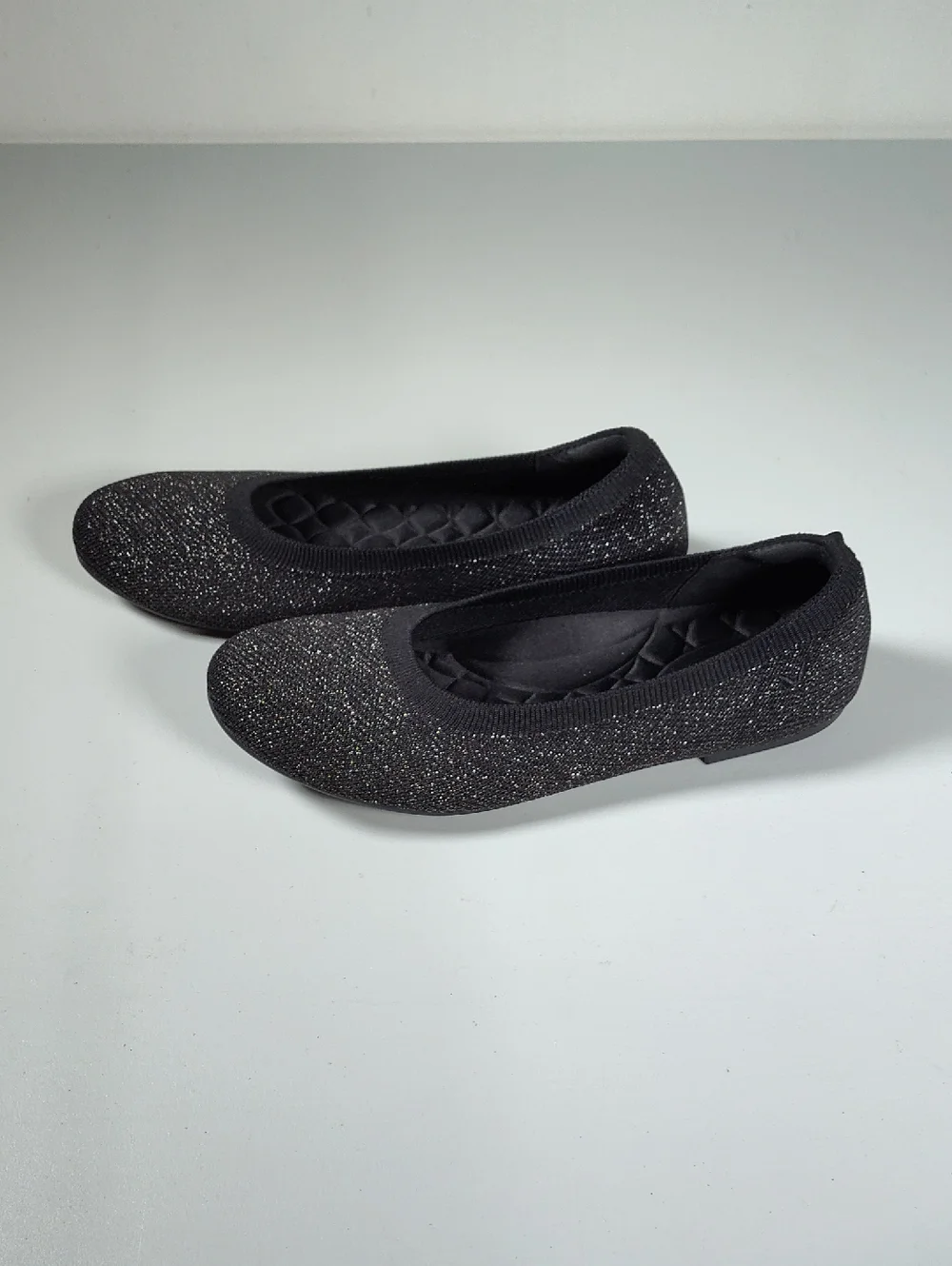 Vivaia Claire‎ Round-Toe Flats in Metallic Black EU 38
